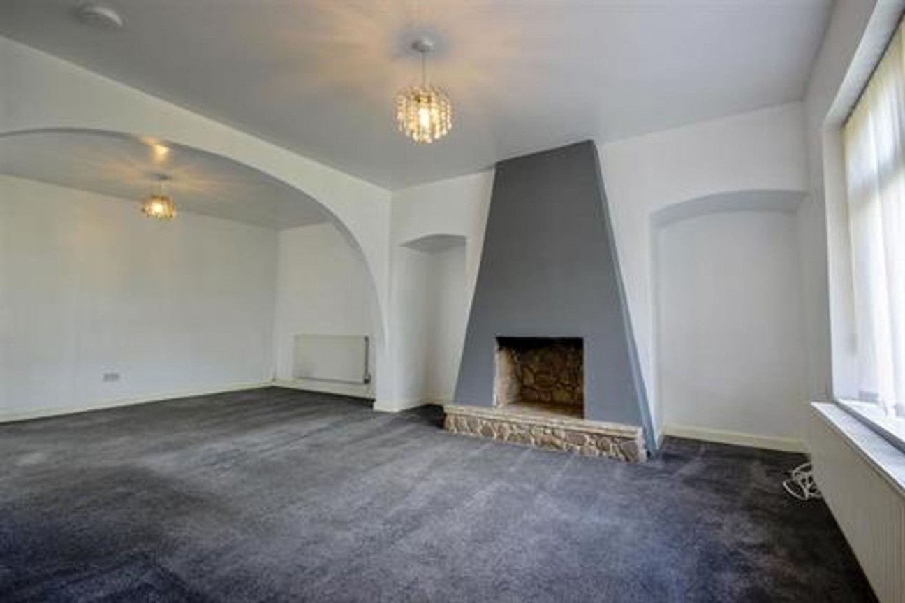 Llwyn-On Crescent, Oakdale, NP12