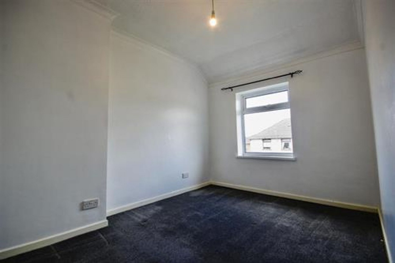 Llwyn-On Crescent, Oakdale, NP12
