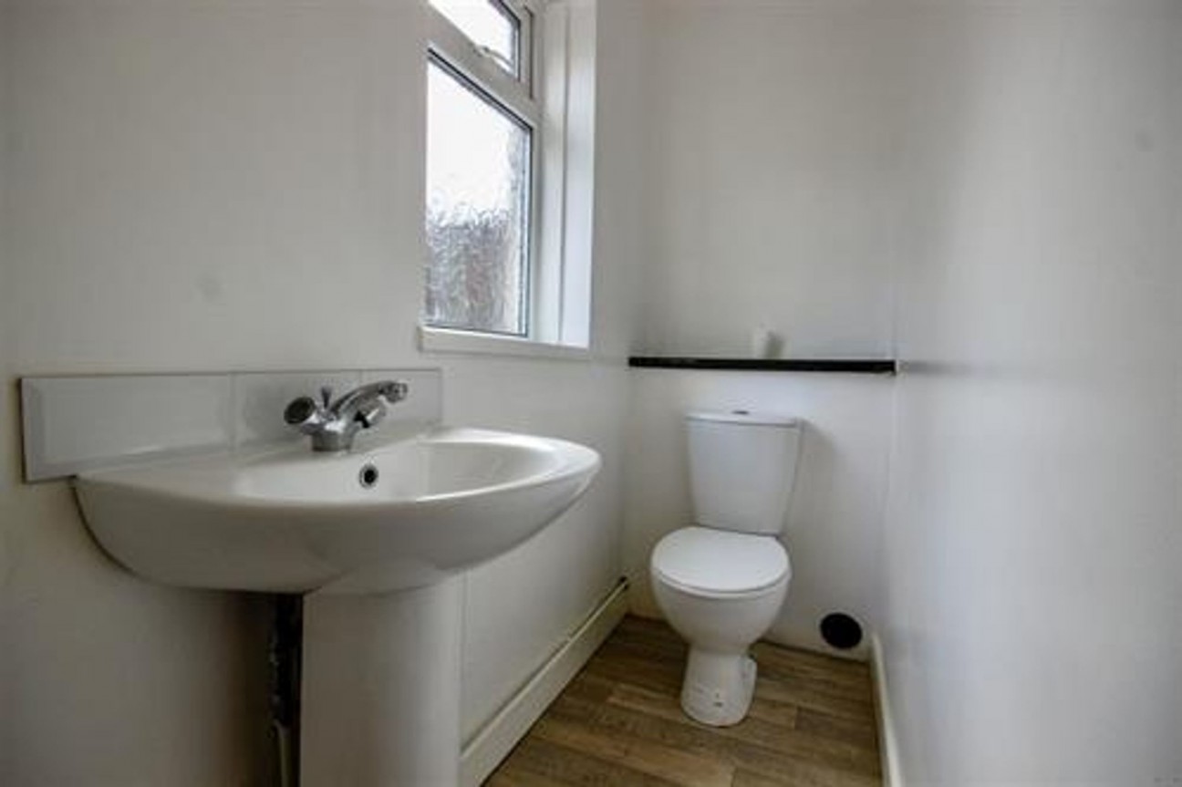 Llwyn-On Crescent, Oakdale, NP12