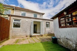 Llwyn-On Crescent, Oakdale, NP12
