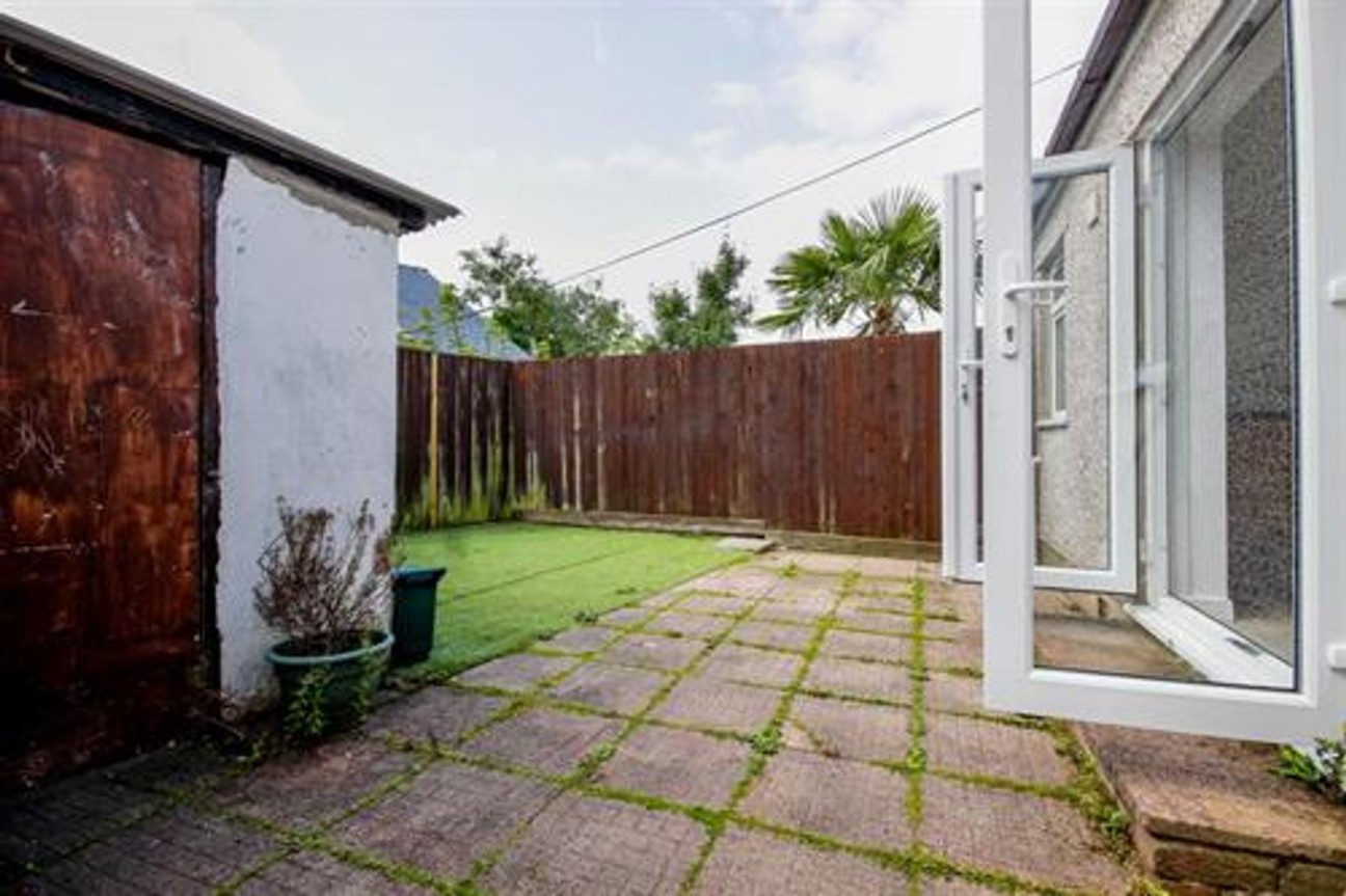 Llwyn-On Crescent, Oakdale, NP12