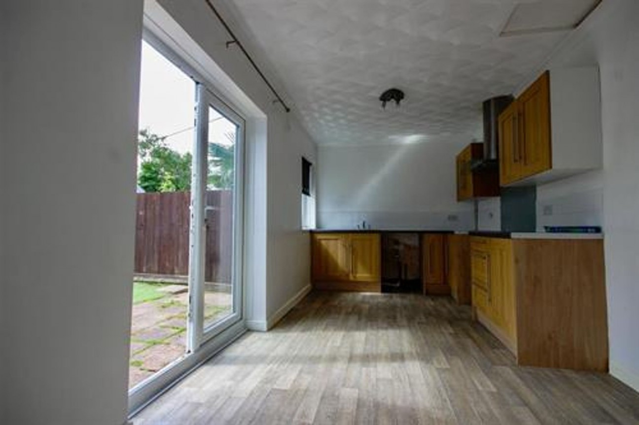 Llwyn-On Crescent, Oakdale, NP12