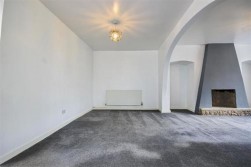 Llwyn-On Crescent, Oakdale, NP12