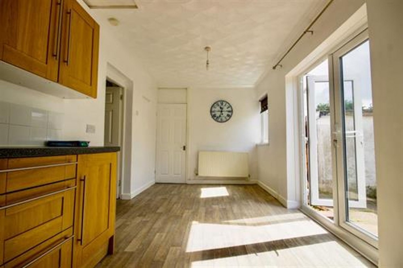 Llwyn-On Crescent, Oakdale, NP12
