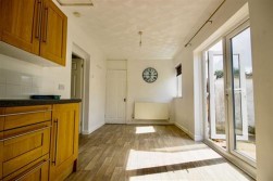 Llwyn-On Crescent, Oakdale, NP12