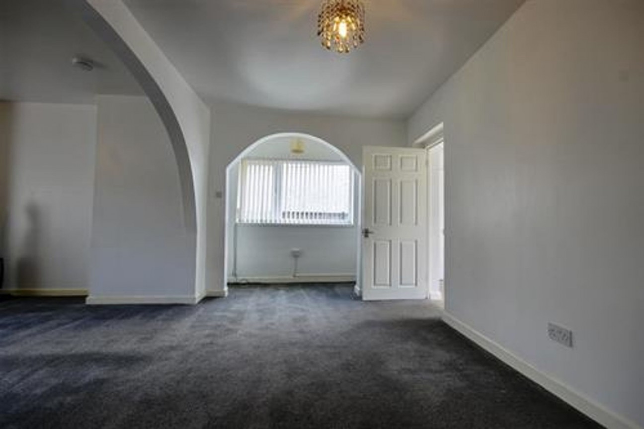 Llwyn-On Crescent, Oakdale, NP12