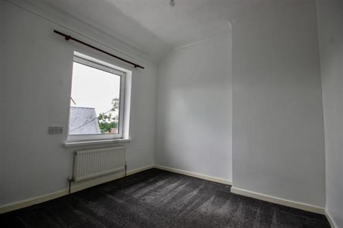 Llwyn-On Crescent, Oakdale, NP12