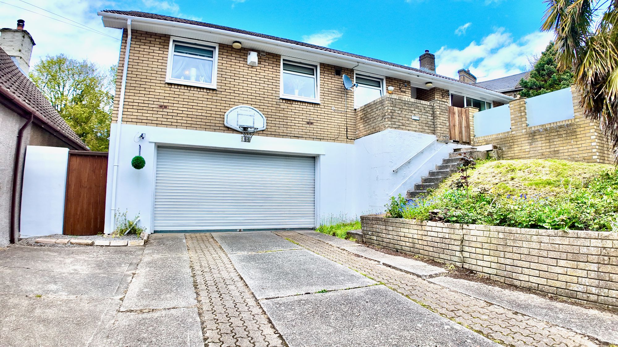 Cwmtorlais Road, Newbridge, NP11