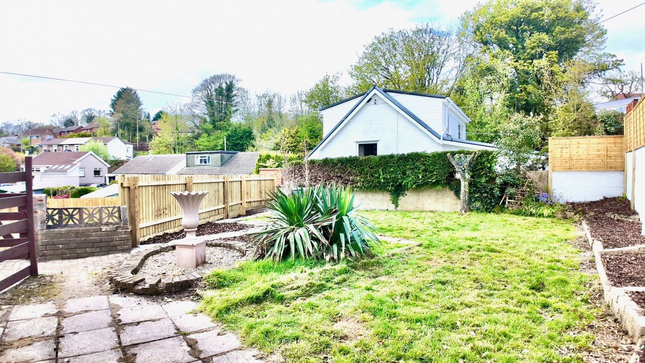 Cwmtorlais Road, Newbridge, NP11