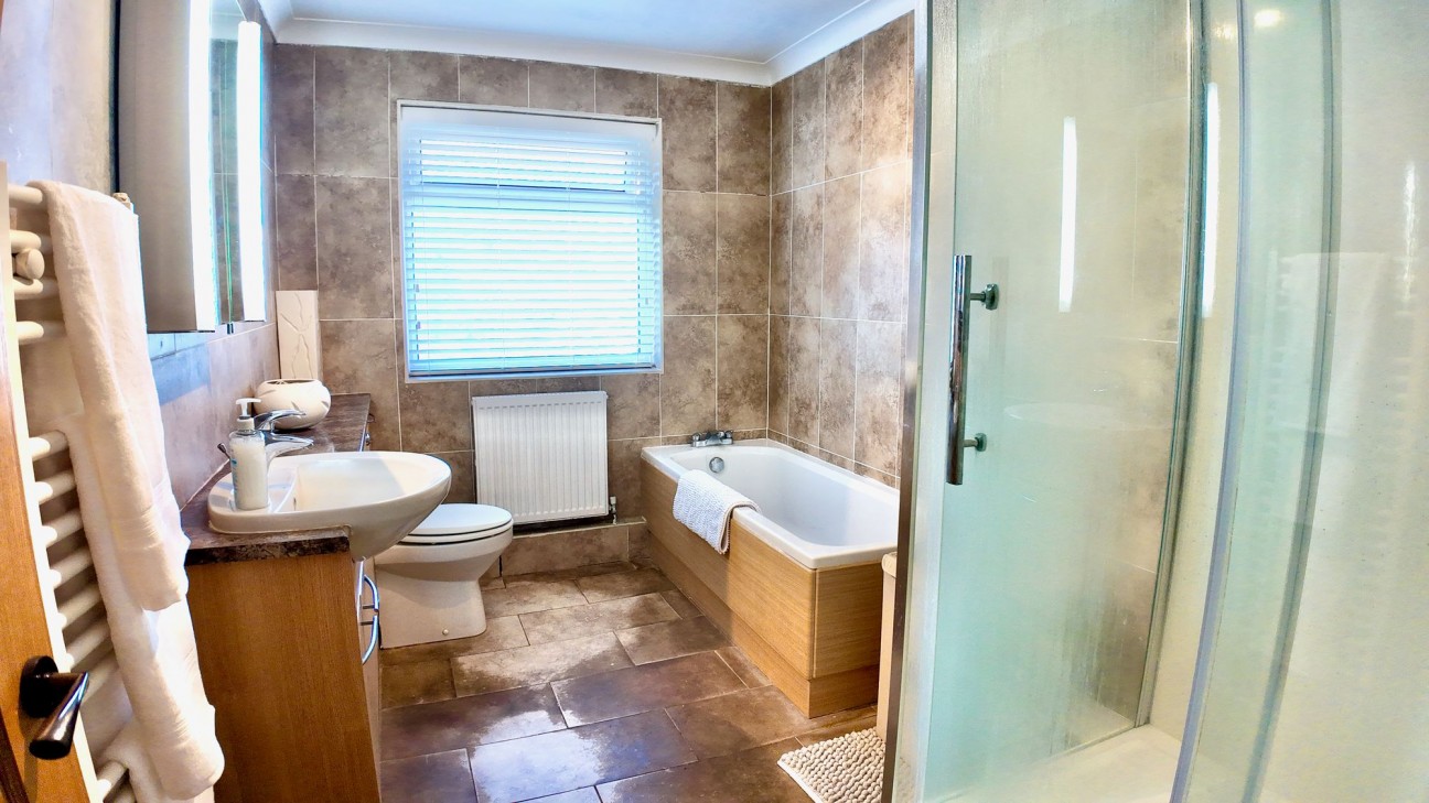 Cwmtorlais Road, Newbridge, NP11