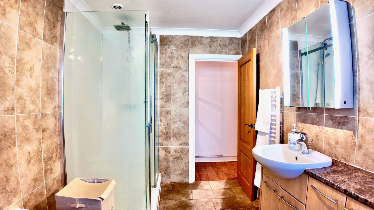 Cwmtorlais Road, Newbridge, NP11