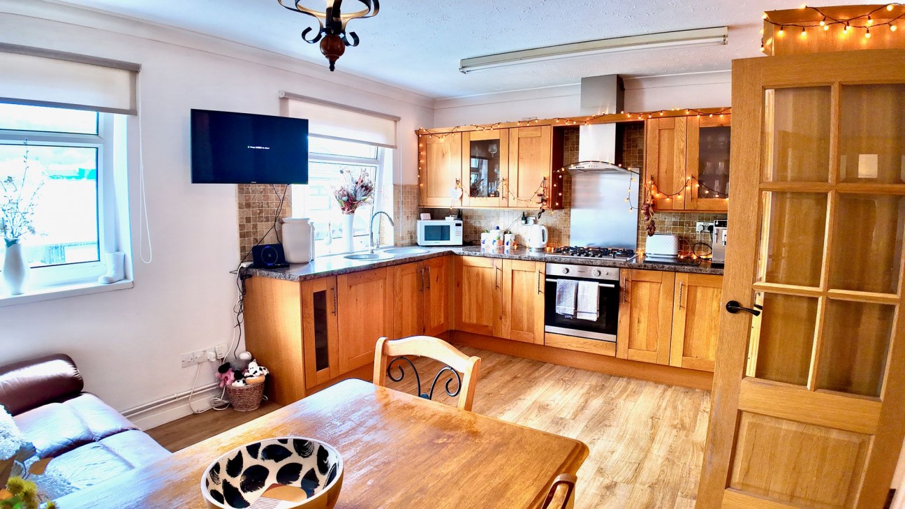 Cwmtorlais Road, Newbridge, NP11