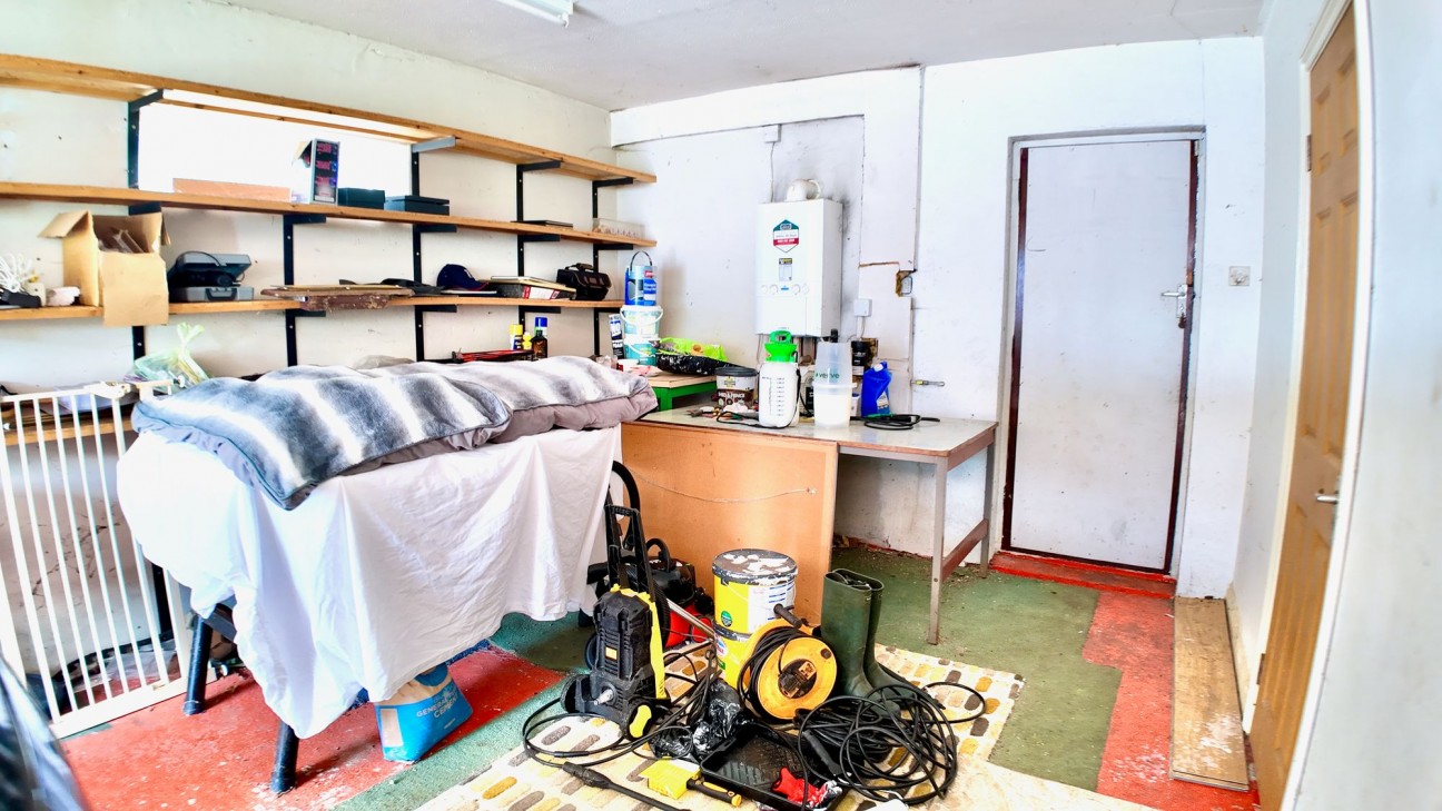 Cwmtorlais Road, Newbridge, NP11