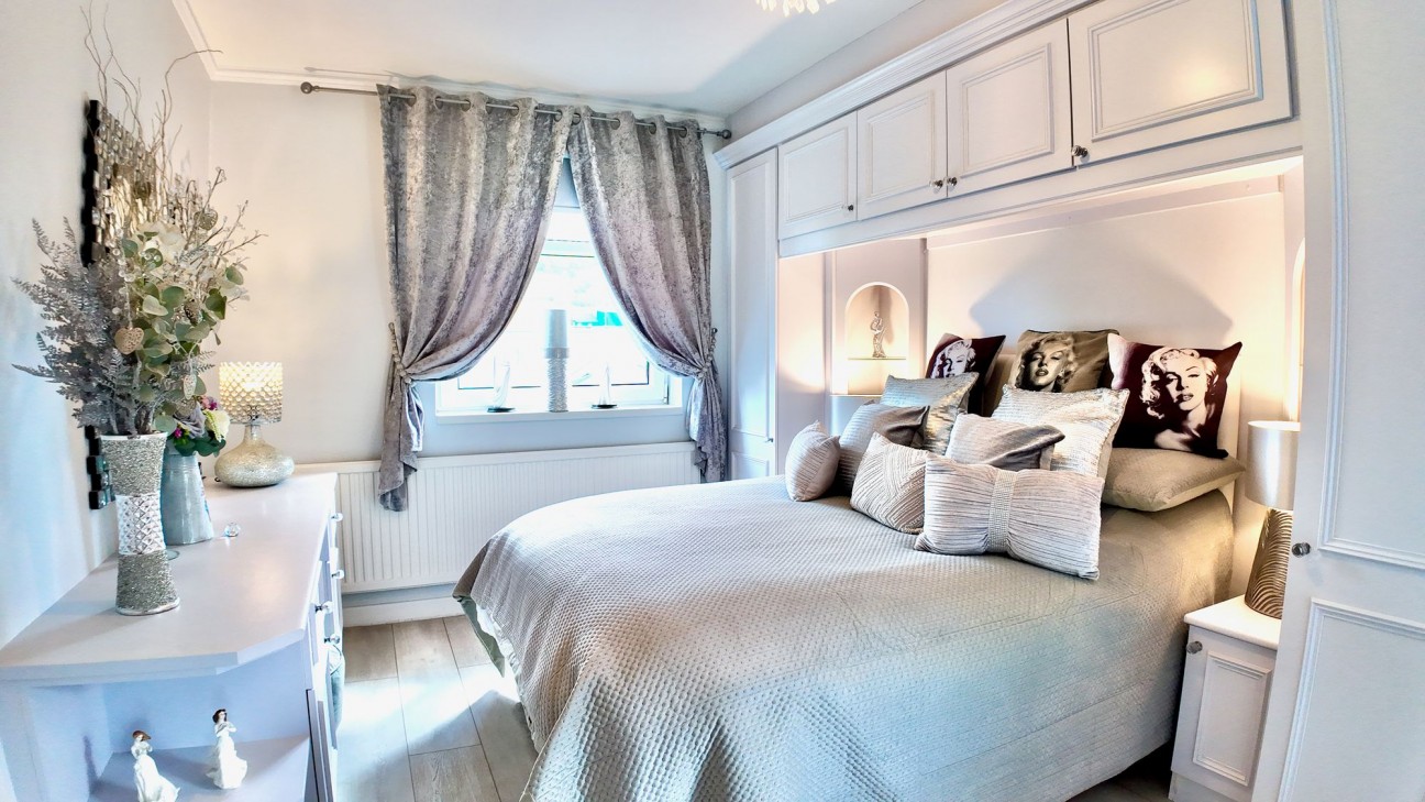 Cwmtorlais Road, Newbridge, NP11