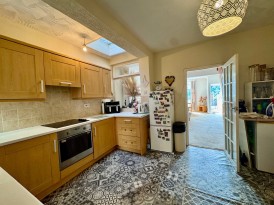 Queens Road, Elliots Town, NP24