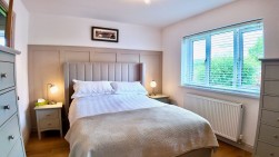 Tir-Berllan, Oakdale, NP12
