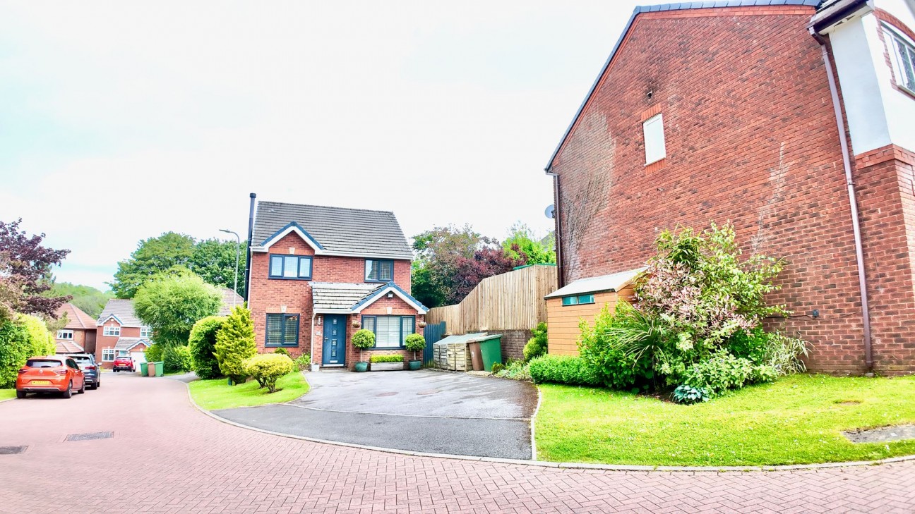 Tir-Berllan, Oakdale, NP12