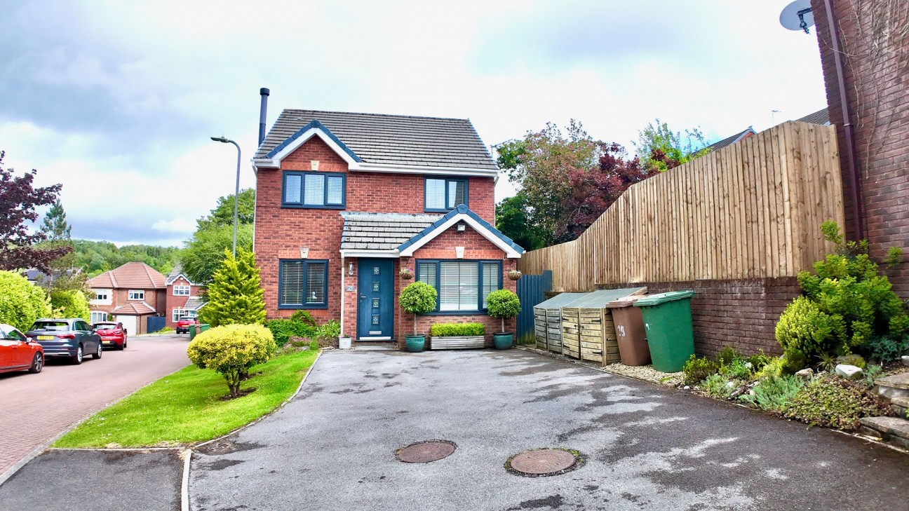 Tir-Berllan, Oakdale, NP12