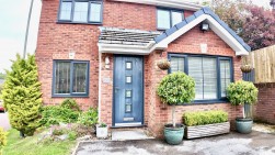 Tir-Berllan, Oakdale, NP12