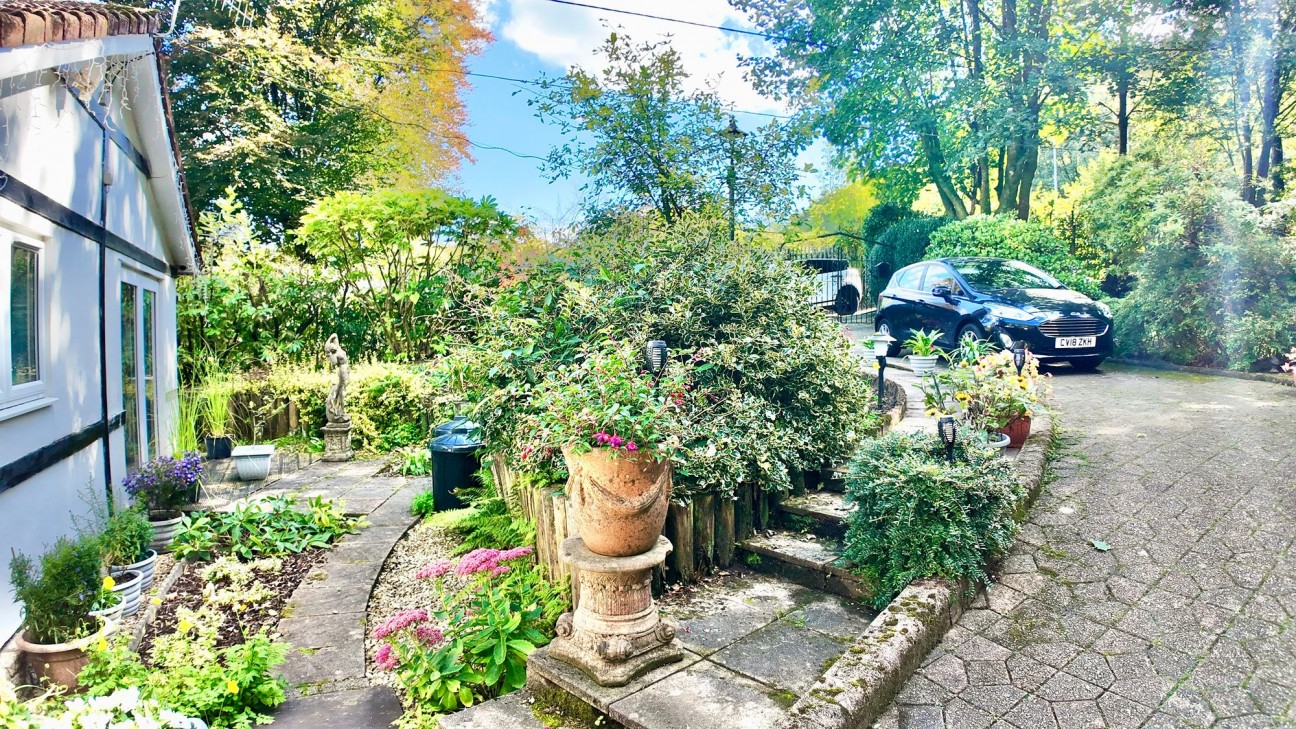 Tylacoch Place, Treorchy, CF42