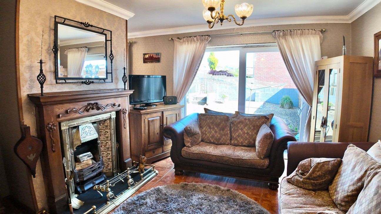 Elm Court, Newbridge, NP11