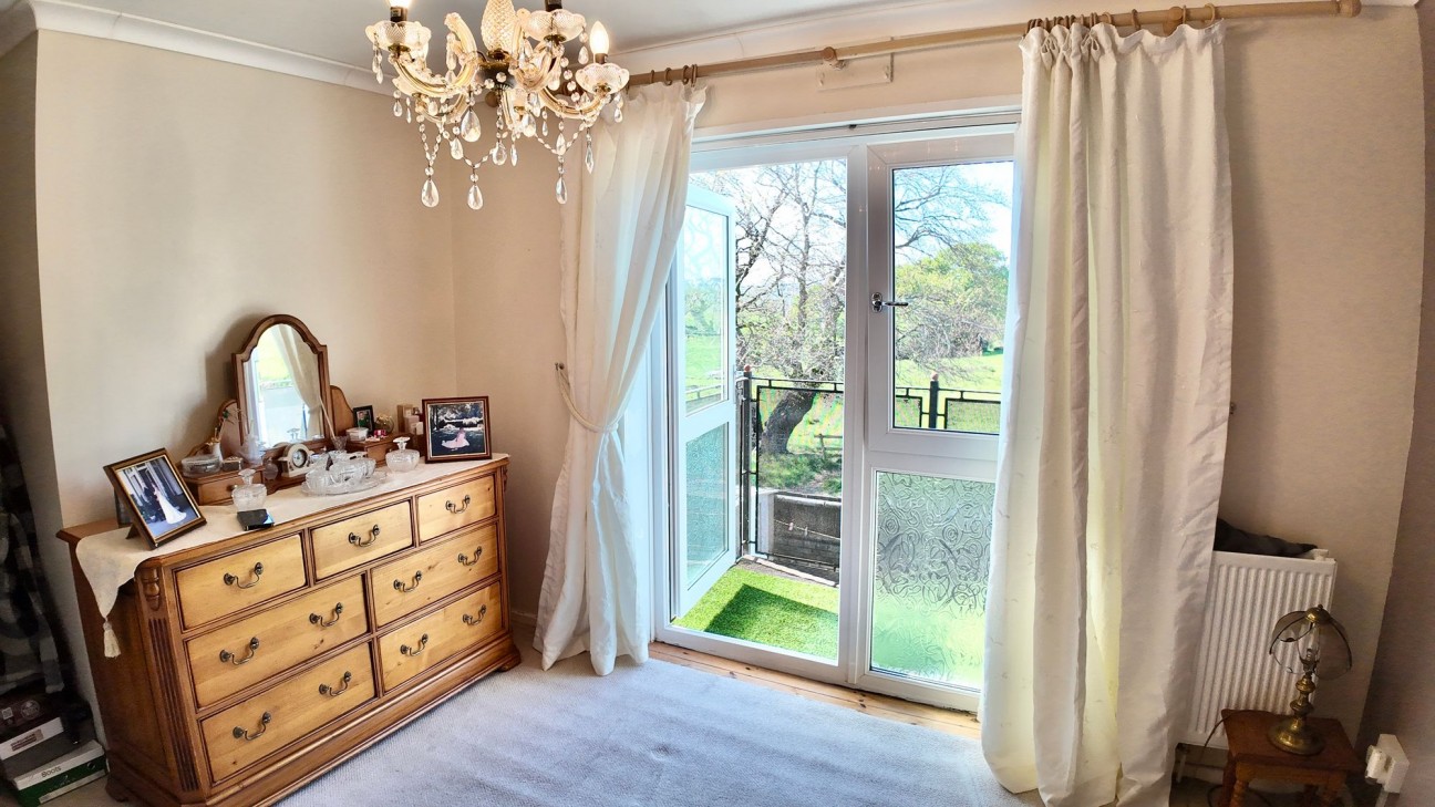 Elm Court, Newbridge, NP11