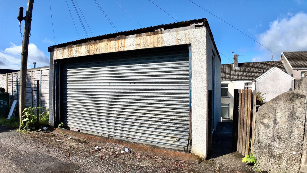 Commercial Street, Aberbargoed, CF81