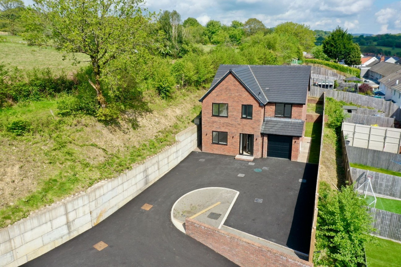 Albertina Court, Albertina Road, NP11