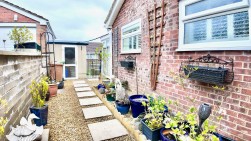 Raglan Close, Blackwood, NP12