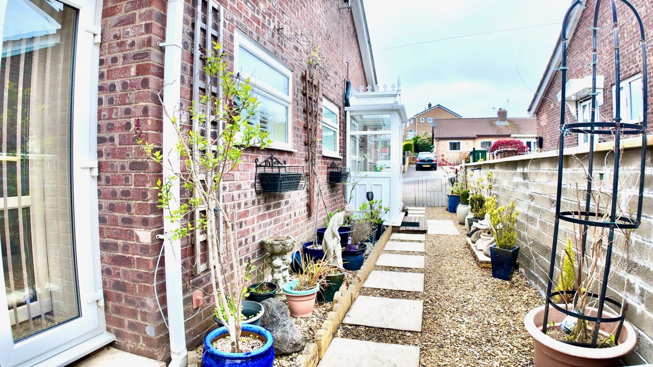 Raglan Close, Blackwood, NP12