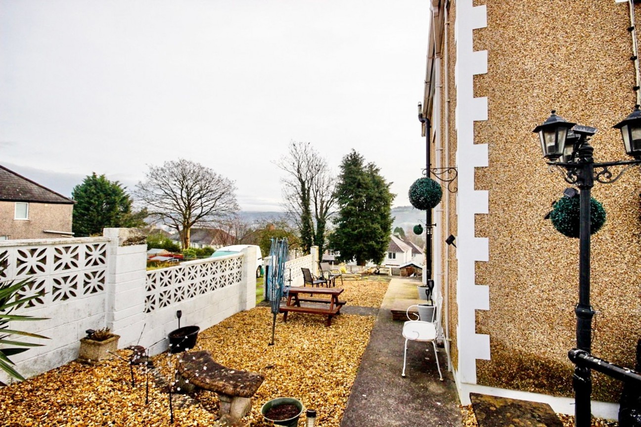 Brynglas Avenue, Pontllanfraith, NP12
