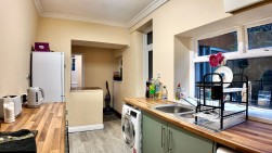 Windsor Avenue, Newbridge, NP11