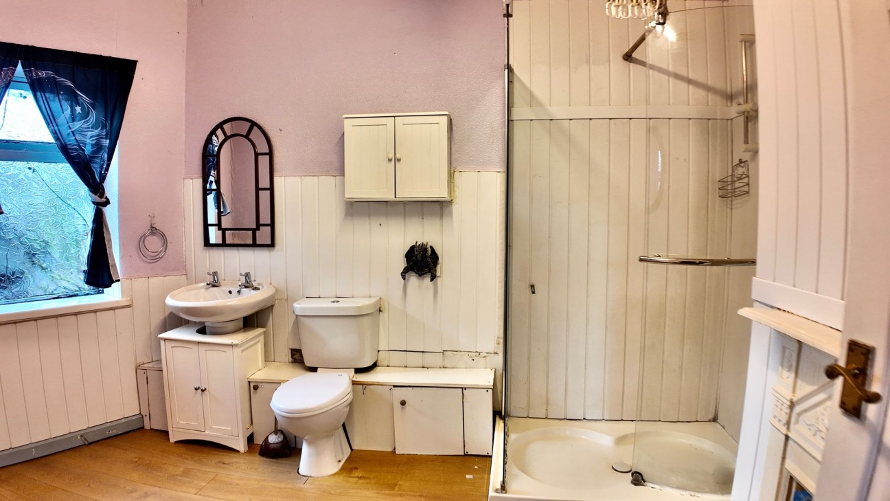 Windsor Avenue, Newbridge, NP11