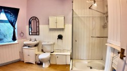 Windsor Avenue, Newbridge, NP11