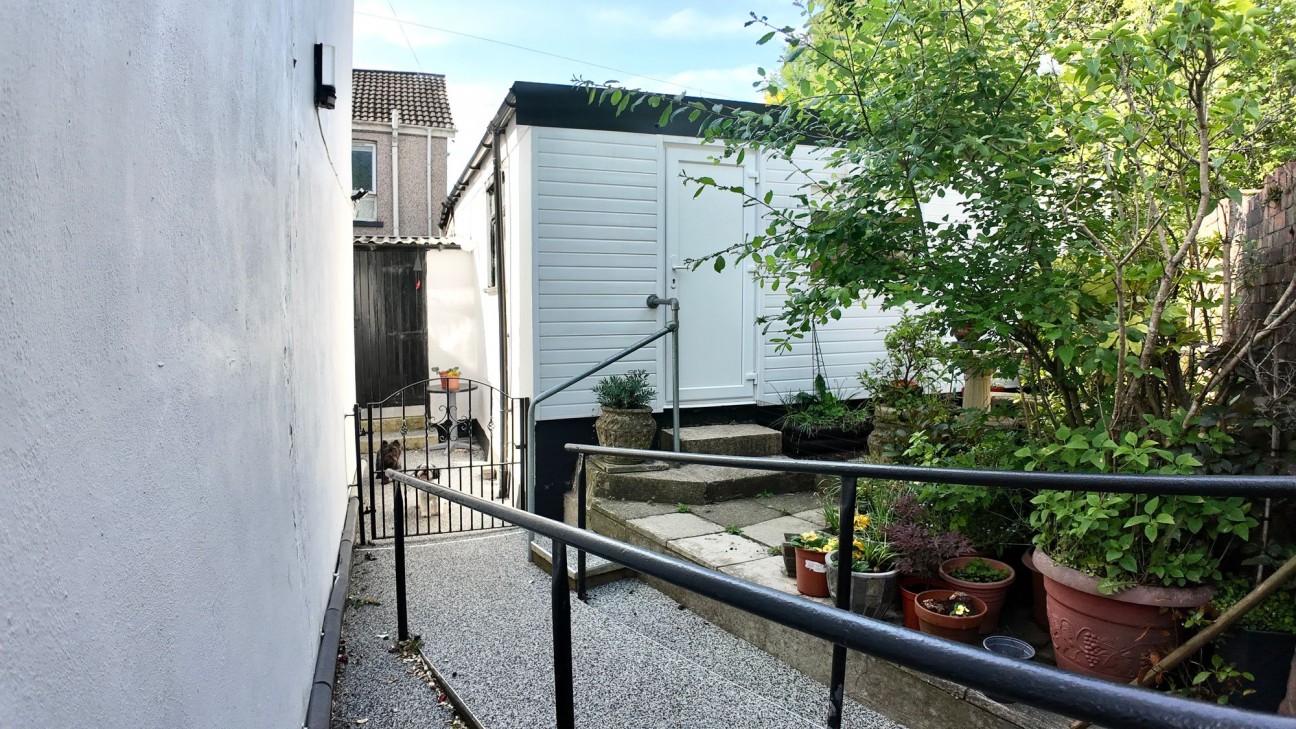 Blackwood Road, Pontllanfraith, NP12