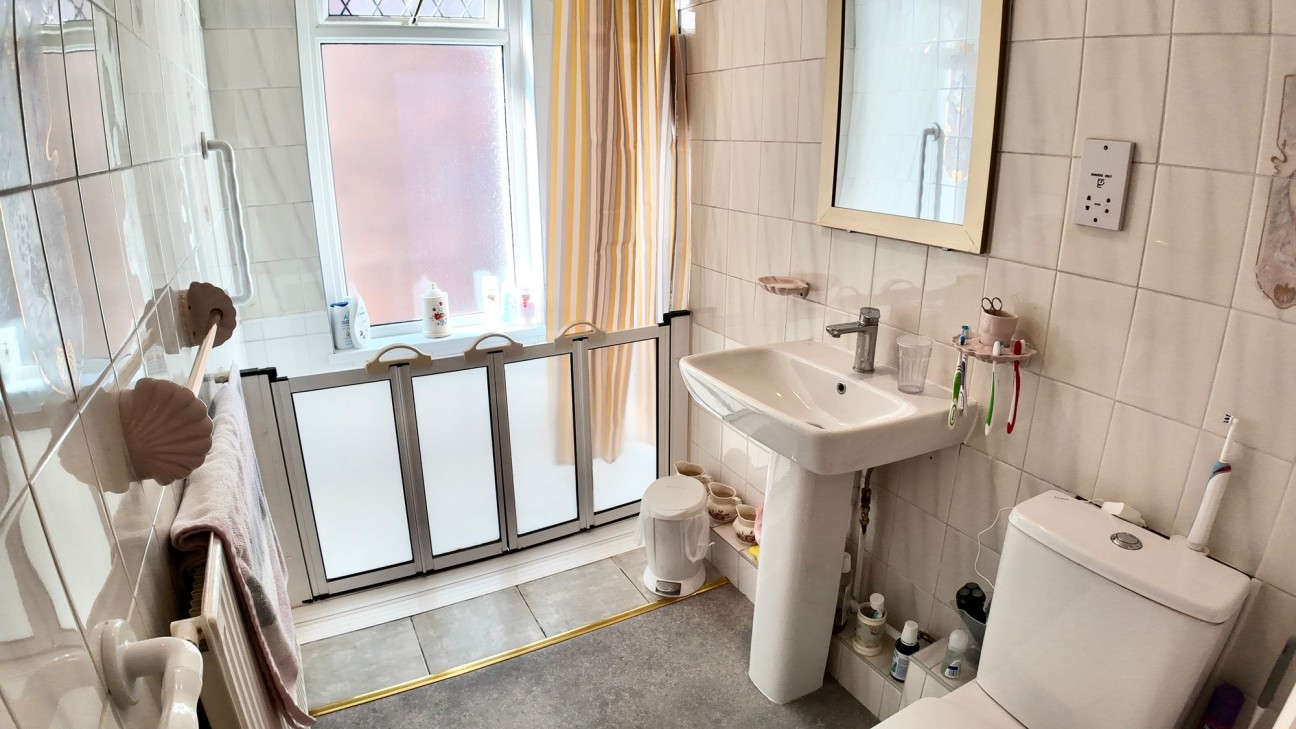 Blackwood Road, Pontllanfraith, NP12