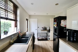 Bryn Road, Markham, NP12
