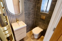 Heol-Y-Bedw Hirion, Markham, NP12