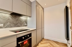 Heol-Y-Bedw Hirion, Markham, NP12