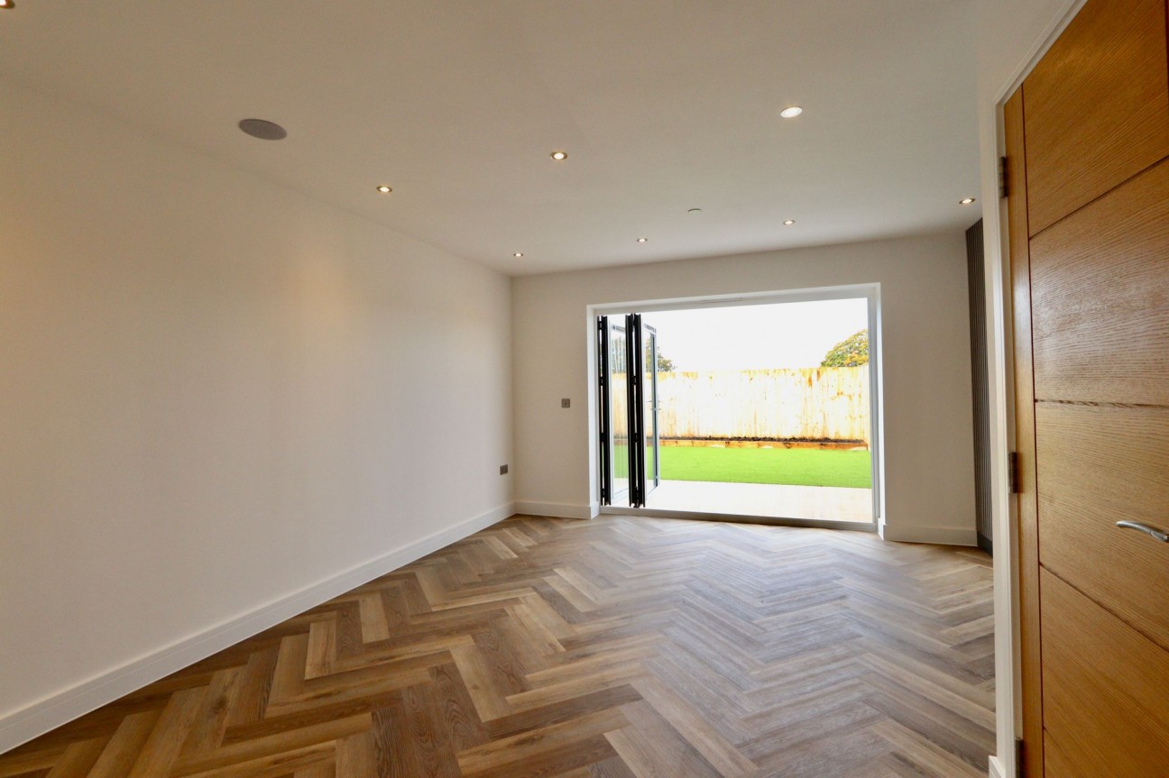 Heol-Y-Bedw Hirion, Markham, NP12