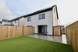 Heol-Y-Bedw Hirion, Markham, NP12