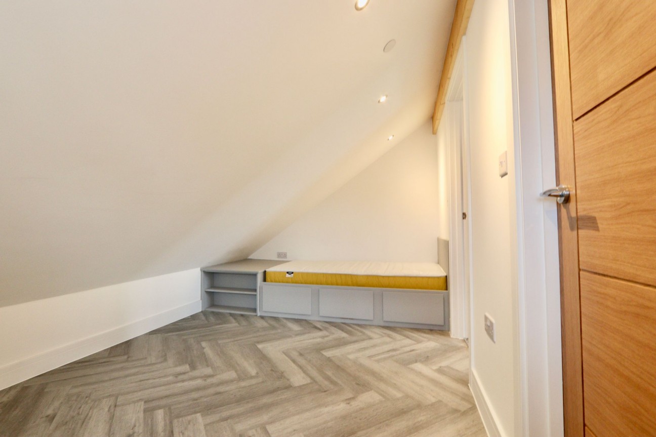 Heol-Y-Bedw Hirion, Markham, NP12