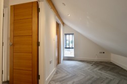 Heol-Y-Bedw Hirion, Markham, NP12