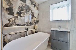 Heol-Y-Bedw Hirion, Markham, NP12