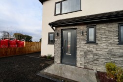Heol-Y-Bedw Hirion, Markham, NP12