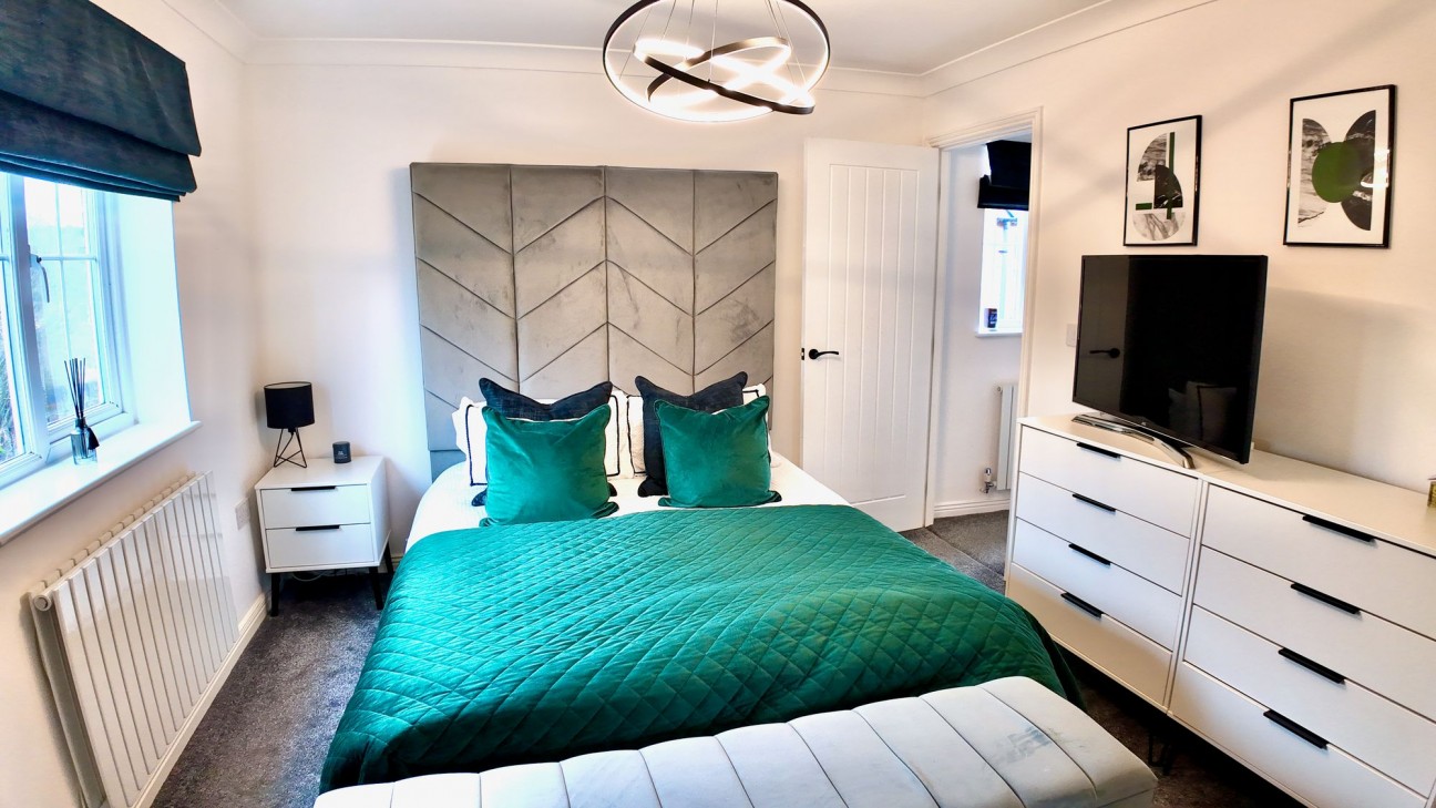 Field Close, Pontllanfraith, NP12