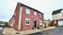 Field Close, Pontllanfraith, NP12