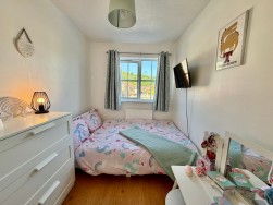 Castell Llwyd, Ystrad Mynach, CF82