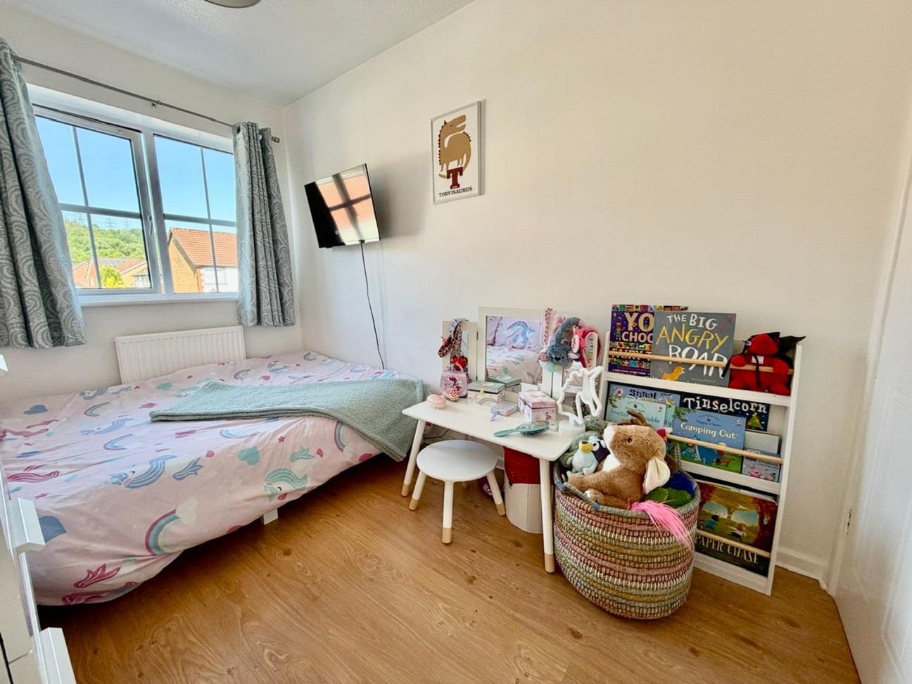 Castell Llwyd, Ystrad Mynach, CF82