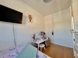 Castell Llwyd, Ystrad Mynach, CF82